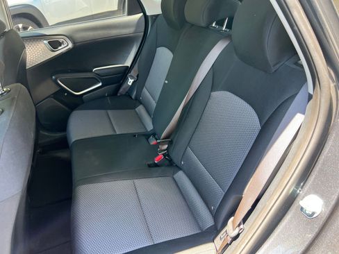 Used 2025 Kia Soul LX w/ LX Technology Package image 33