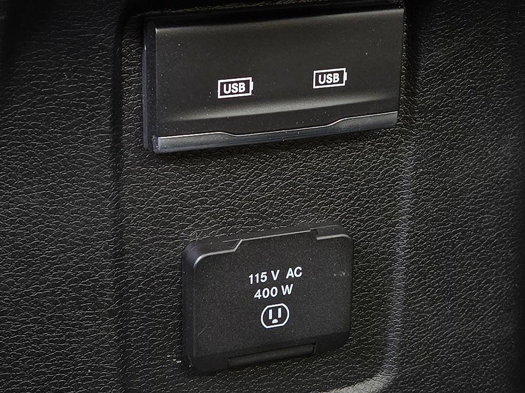 Used 2024 Jeep Gladiator Rubicon AWD/4WD image 9