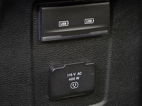 Used 2024 Jeep Gladiator Rubicon AWD/4WD image 9