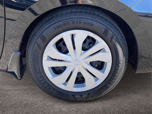 Used 2024 Nissan Versa S w/ Trunk Package image 7