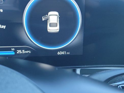 Certified 2025 Hyundai Elantra Limited image 10