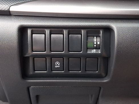 Used 2019 Subaru Forester Premium w/ All-Weather Package AWD/4WD image 27