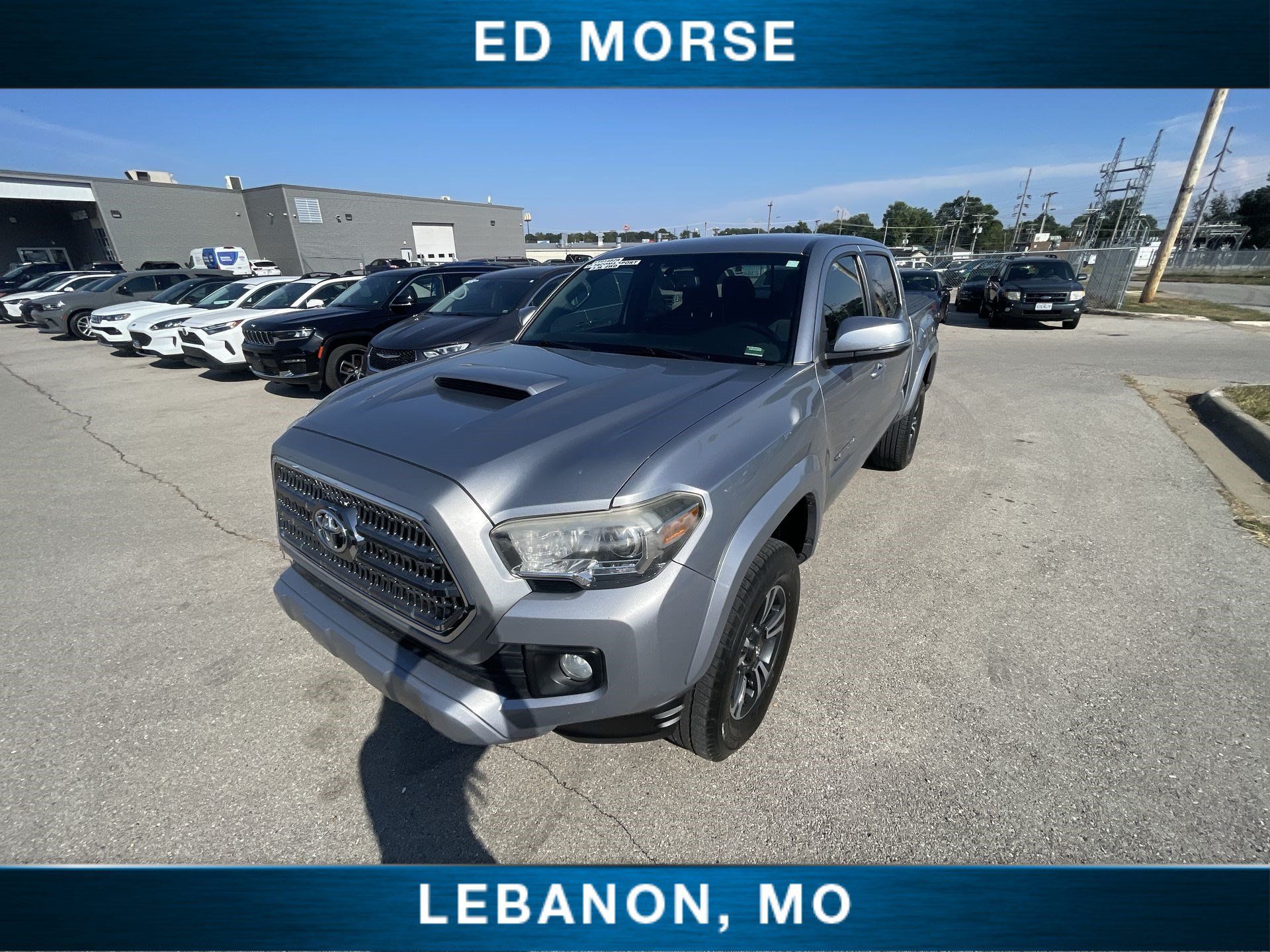 Used 2017 Toyota Tacoma TRD Sport w/ Tow Package (A/T) AWD/4WD image 19