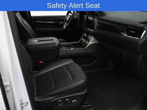 Used 2024 GMC Yukon XL Denali AWD/4WD image 28