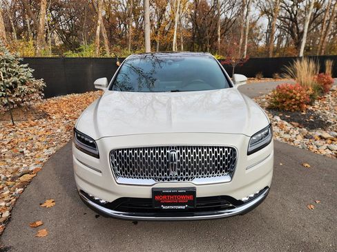 Certified 2021 Lincoln Nautilus Reserve w/ Equipment Group 202A image 8