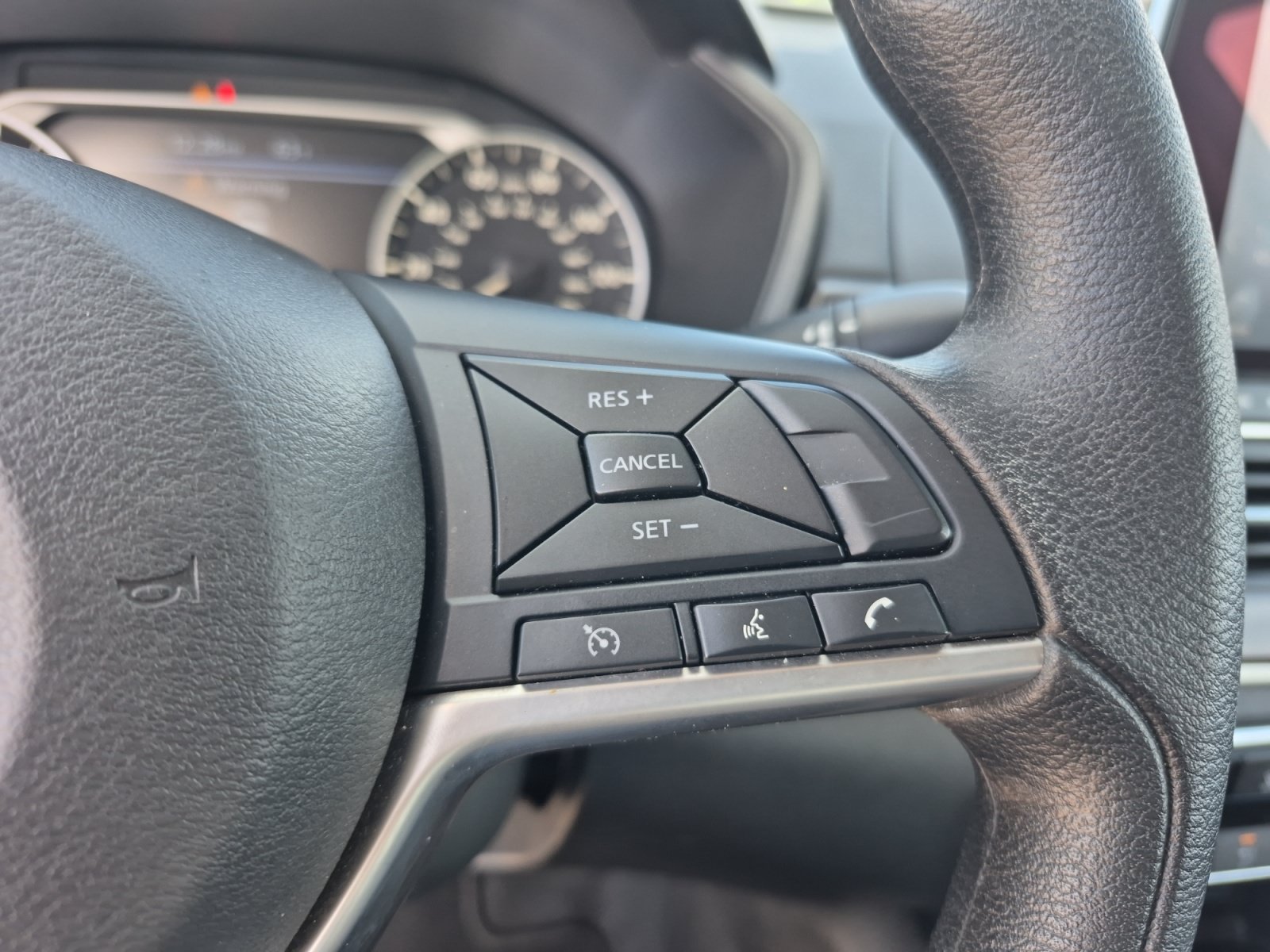 Used 2025 Nissan Altima 2.5 SV FWD image 16