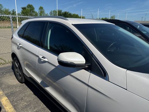 Used 2019 Ford Edge SEL w/ Equipment Group 201A AWD/4WD image 25