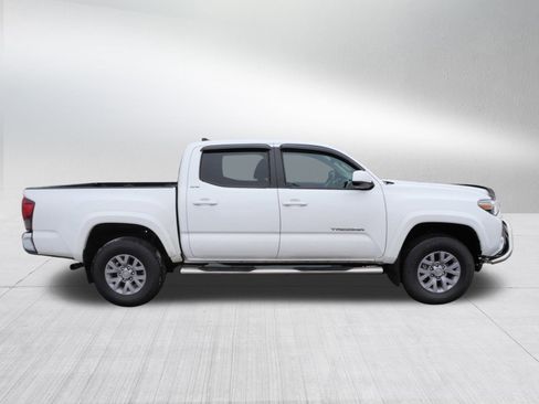 Certified 2019 Toyota Tacoma SR5 image 9