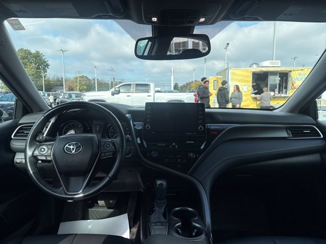 Used 2024 Toyota Camry SE w/ Cold Weather Package FWD image 12