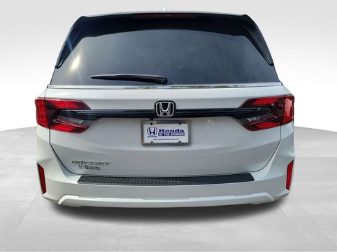 Certified 2026 Honda Odyssey EX-L image 6