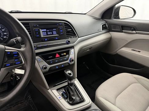 Used 2017 Hyundai Elantra SE FWD image 11