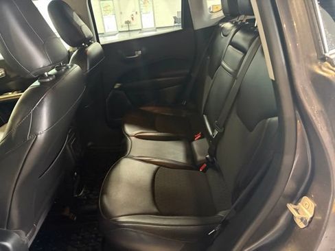 Used 2019 Jeep Compass Latitude FWD image 14