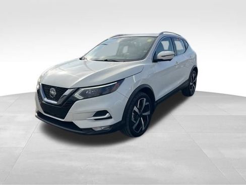 Used 2022 Nissan Rogue Sport SL w/ Premium Package image 3
