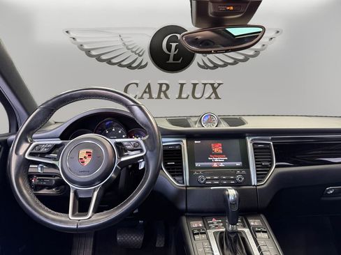 Used 2018 Porsche Macan Sport Edition AWD/4WD image 10