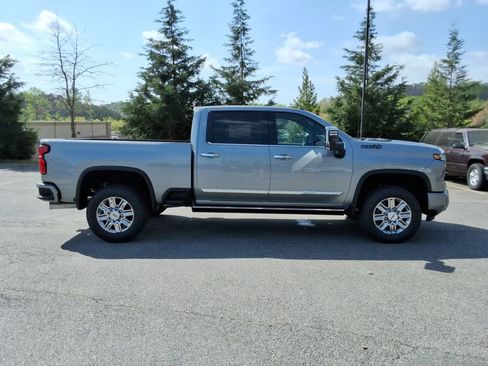 New 2026 Chevrolet Silverado 3500 High Country w/ High Country Premium Package AWD/4WD image 4