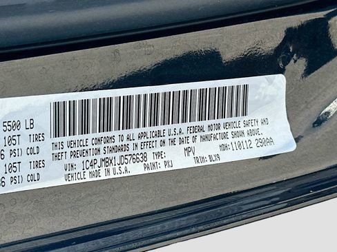 Used 2018 Jeep Cherokee Trailhawk w/ Quick Order Package 27L image 32