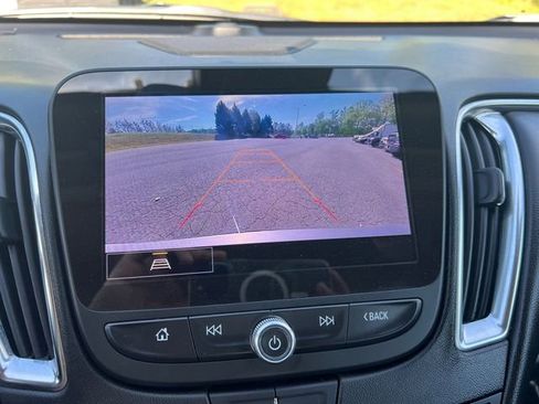 Used 2024 Chevrolet Malibu LT FWD image 22
