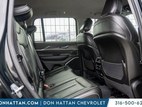 Used 2023 Jeep Grand Cherokee Limited w/ Black Appearance Package AWD/4WD image 26