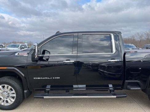 Used 2022 GMC Sierra 2500 Denali w/ Denali Ultimate Package image 8