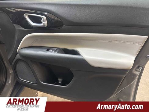 Used 2022 Jeep Compass Limited image 36