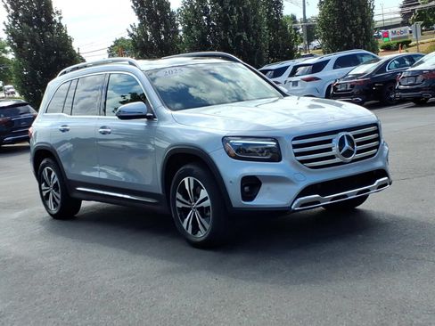 Used 2025 Mercedes-Benz GLB 250 4MATIC image 8