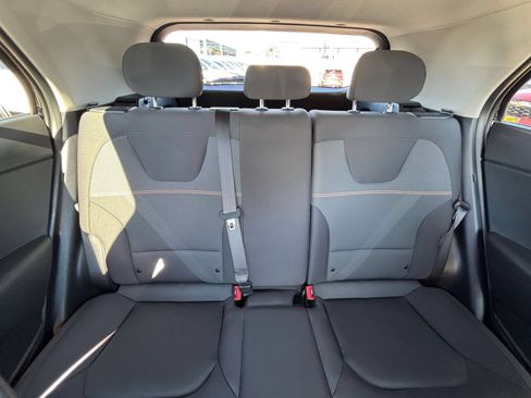 Used 2026 Kia Niro LX FWD image 37