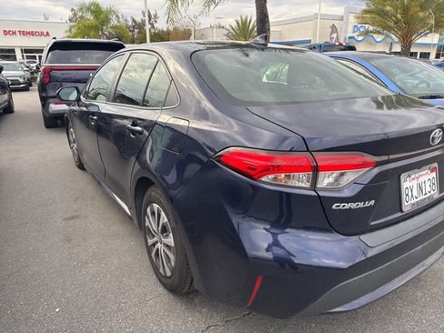 Used 2022 Toyota Corolla LE w/ Premium Interior Package image 7