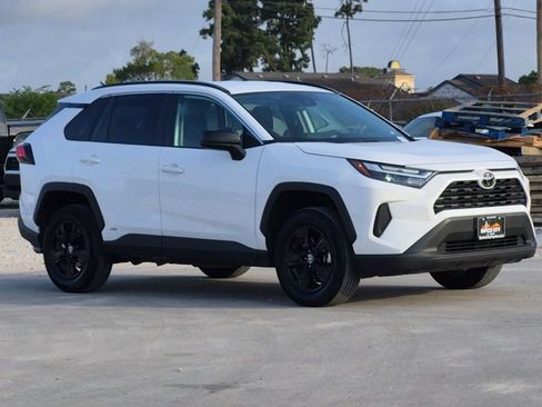 Certified 2025 Toyota RAV4 LE AWD/4WD image 8