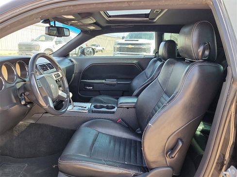 Used 2010 Dodge Challenger R/T image 19