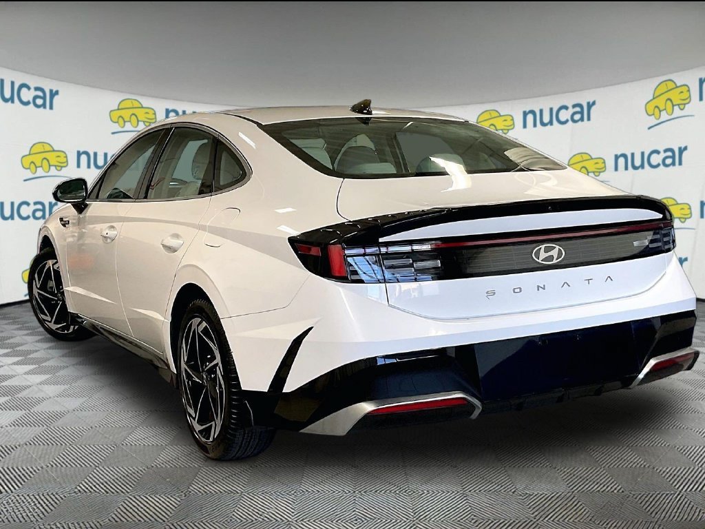 Used 2026 Hyundai Sonata SEL FWD image 4