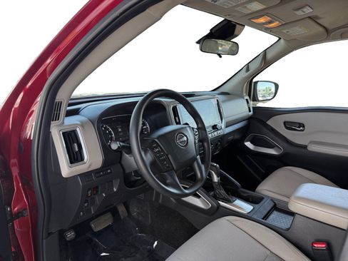 Used 2025 Nissan Frontier SV RWD image 9