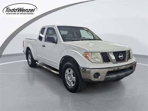 Used 2005 Nissan Frontier SE w/ (P01) Power Pkg AWD/4WD image 1