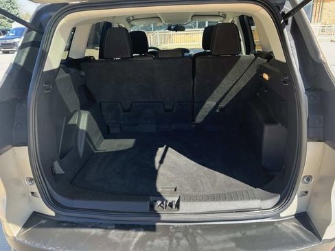 Certified 2018 Ford Escape SE image 11