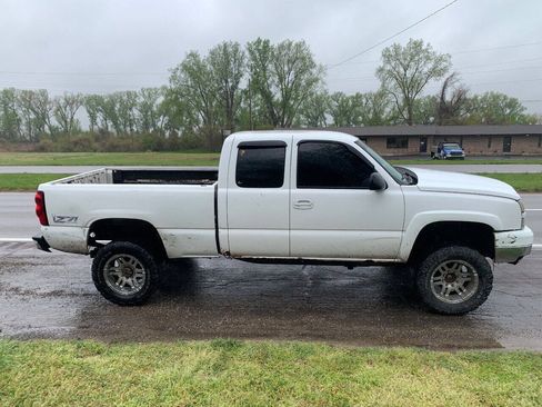 Used 2005 Chevrolet Silverado 2500 W/T AWD/4WD image 4