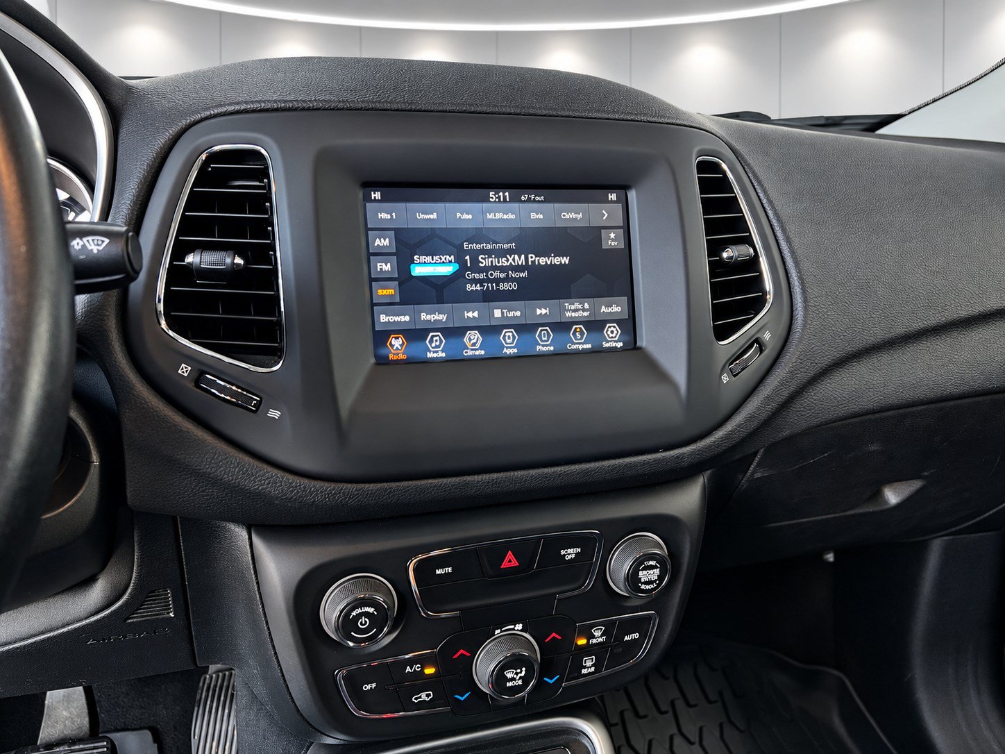 Used 2019 Jeep Compass Latitude w/ Trailer Tow Group AWD/4WD image 14