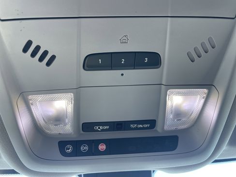 Used 2020 Chevrolet Equinox LT image 35