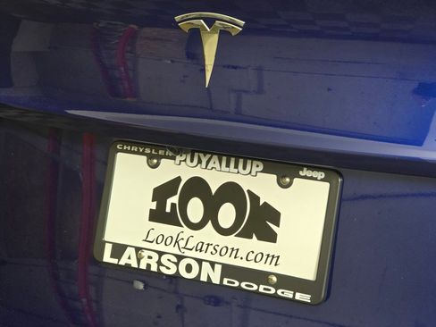 Used 2024 Tesla Model Y Long Range AWD/4WD image 32