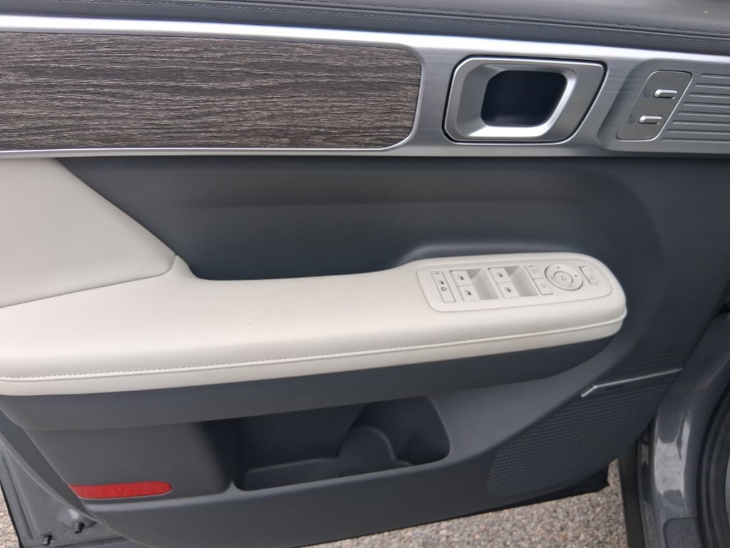 Used 2024 Hyundai Santa Fe Limited AWD/4WD image 11