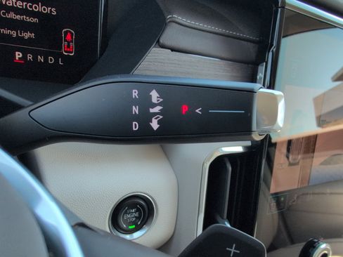 Used 2024 GMC Acadia Denali w/ Super Cruise Package image 28