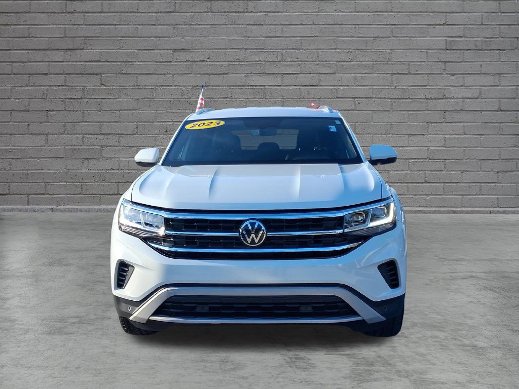 Used 2023 Volkswagen Atlas Cross Sport SE w/ Black Wheel Package FWD image 2