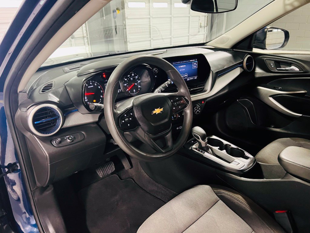 Used 2024 Chevrolet Trax LS w/ LS Convenience Package FWD image 21