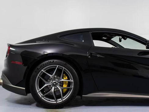 Used 2014 Ferrari F12 Berlinetta RWD image 17