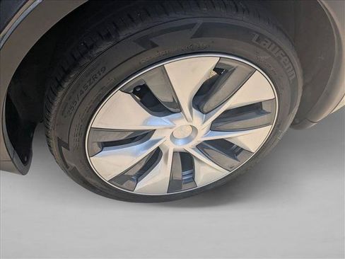 Used 2023 Tesla Model Y Long Range AWD/4WD image 20