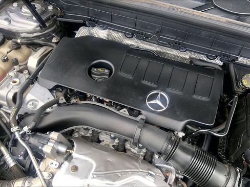 Used 2023 Mercedes-Benz GLB 250 4MATIC image 31