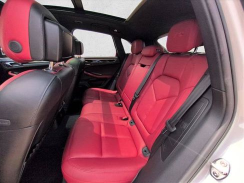 Used 2017 Porsche Macan GTS AWD/4WD image 19
