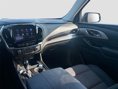 Used 2020 Chevrolet Traverse LT image 24