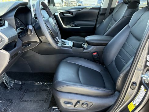 Used 2025 Toyota RAV4 XLE Premium AWD/4WD image 20