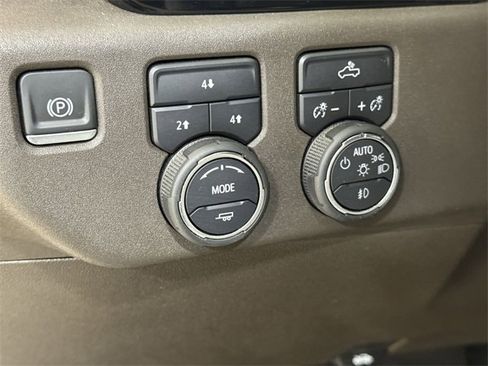 Used 2024 Chevrolet Silverado 2500 LT w/ Convenience Package image 35