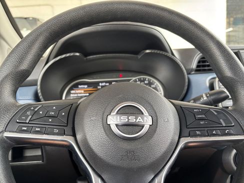 Used 2025 Nissan Versa SV FWD image 28