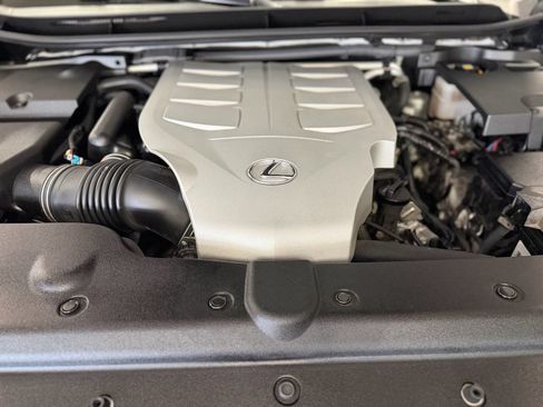 Used 2018 Lexus GX 460 Premium w/ Premium Package AWD/4WD image 34